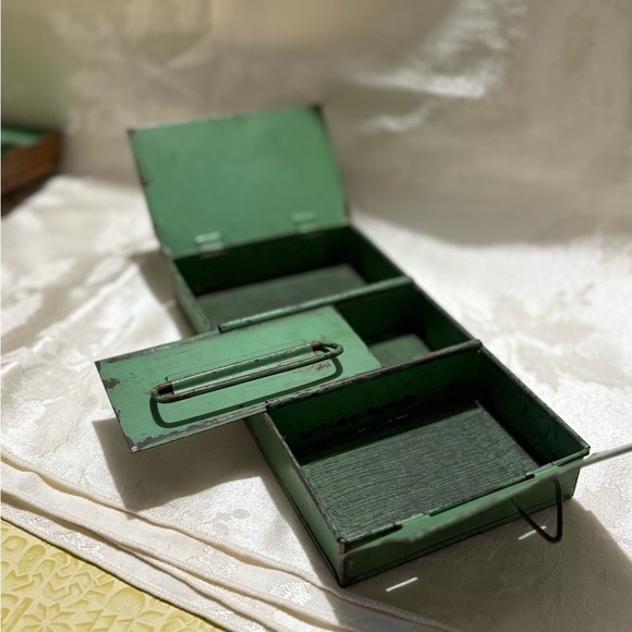 Vintage Metal Lock Box/ Decorative Box - Picture 9 of 12